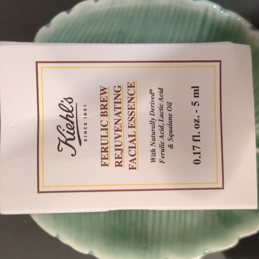 Rejuvenating Facial Essence